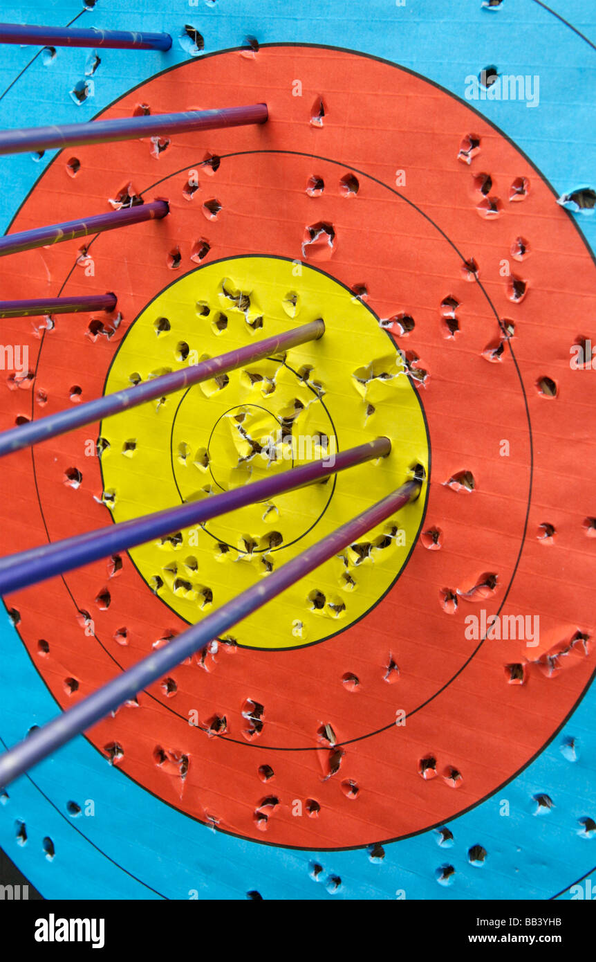 Arrows in an Archery target Stock Photo Alamy