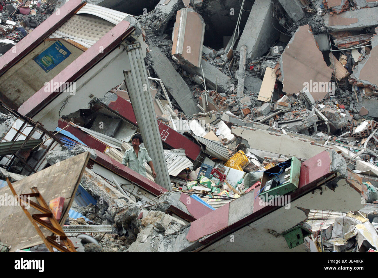 China sichuan earthquake hi-res stock photography and images - Alamy