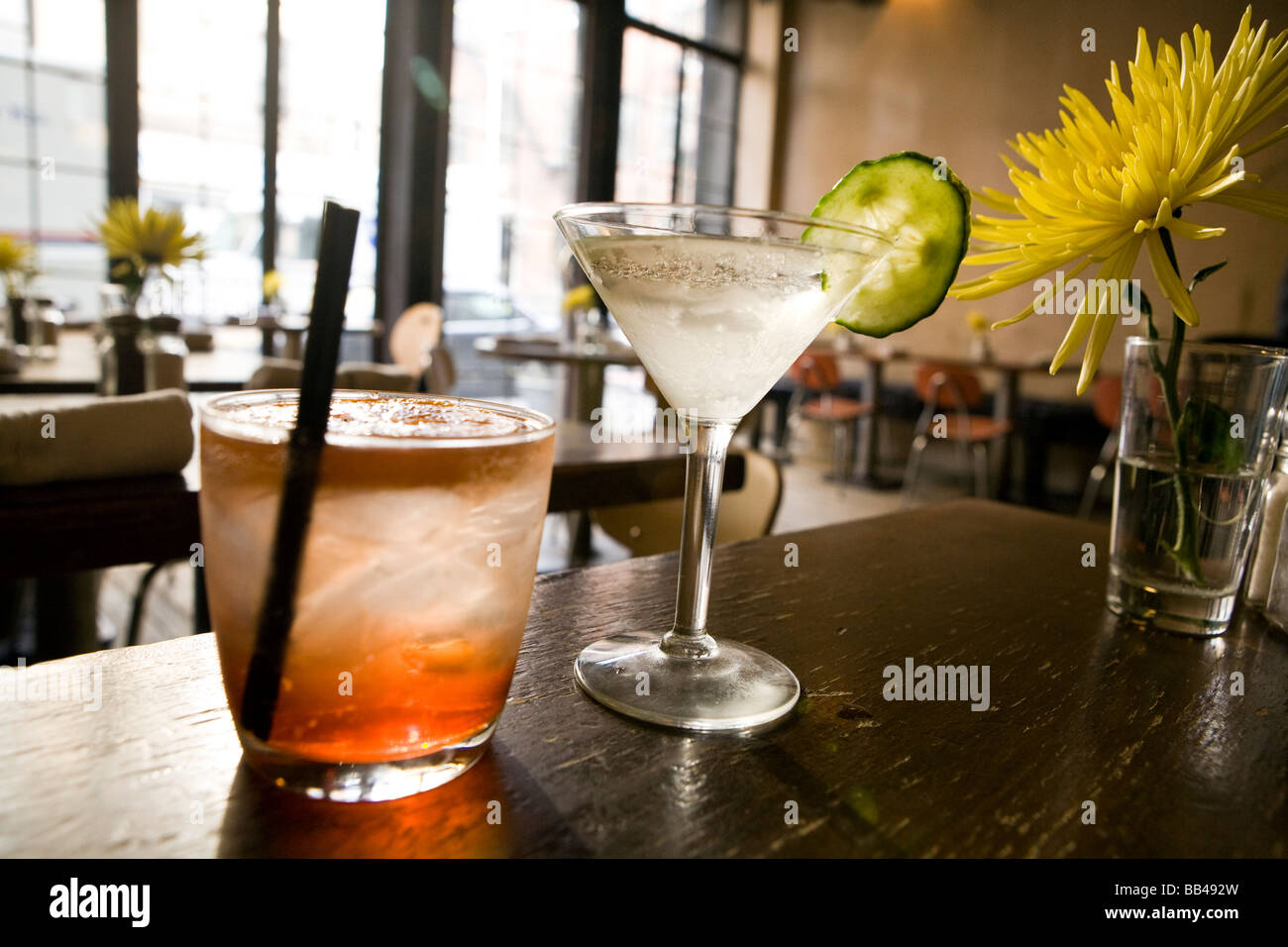 Cocktails in a New York City restaurant Stock Photo - Alamy