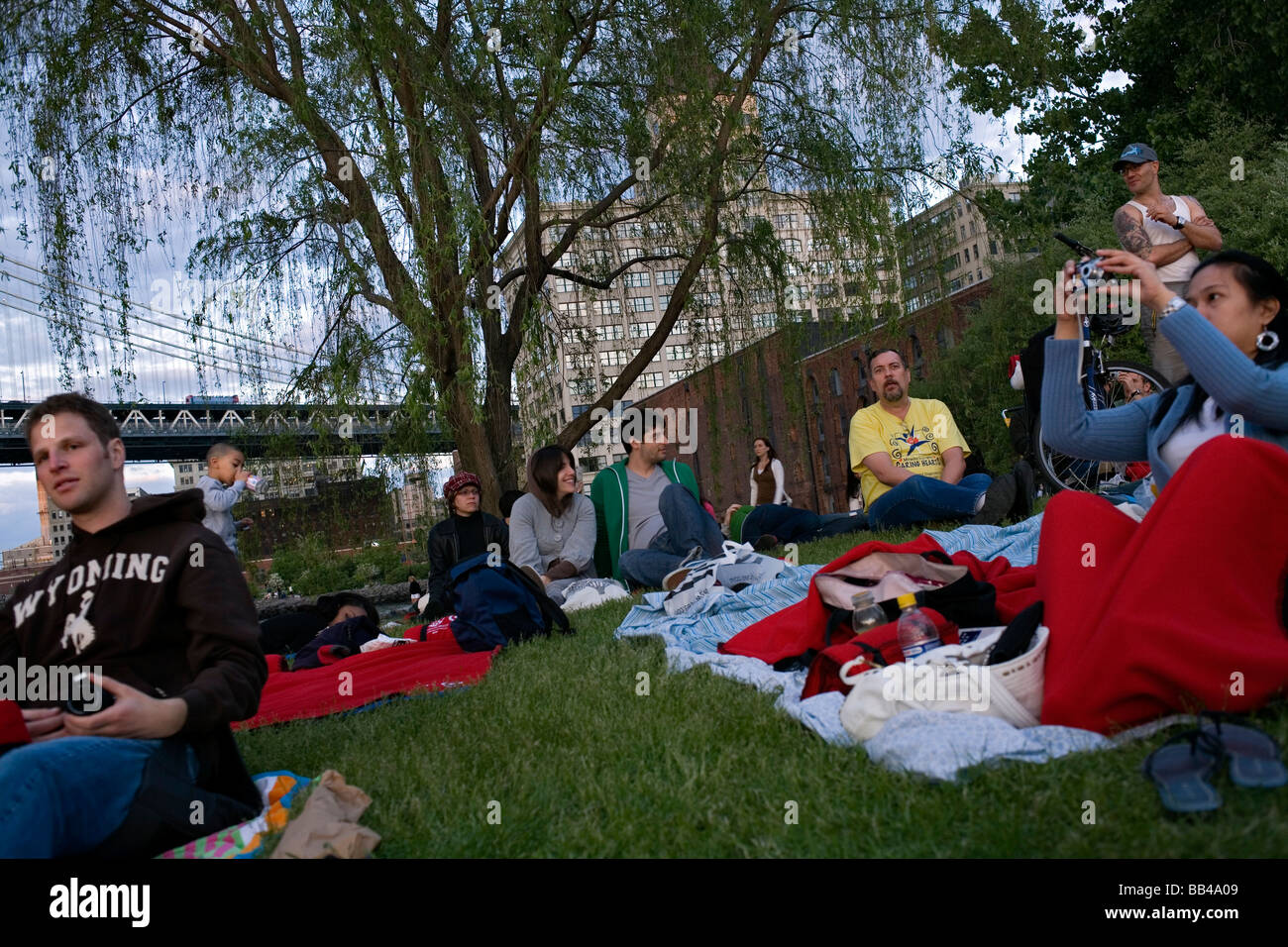 Outdoor movie screening in Brooklyn Bridge Park Stock Photo Alamy