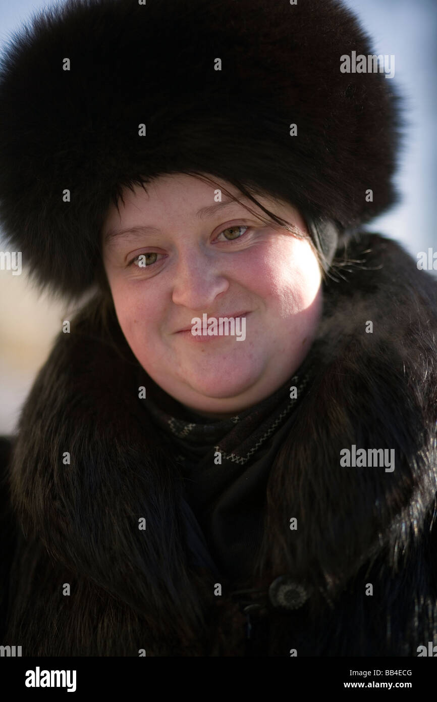 nedbryder Uden tvivl derefter Russia woman fur hat hi-res stock photography and images - Alamy
