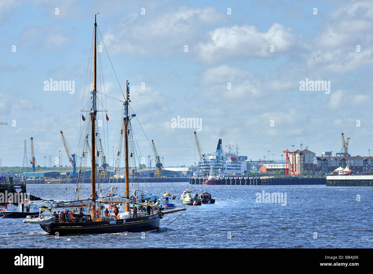 Shipping on River Tyne Stock Photo
