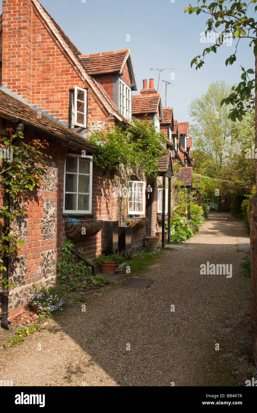 Reading berkshire houses hires stock photography and images Alamy