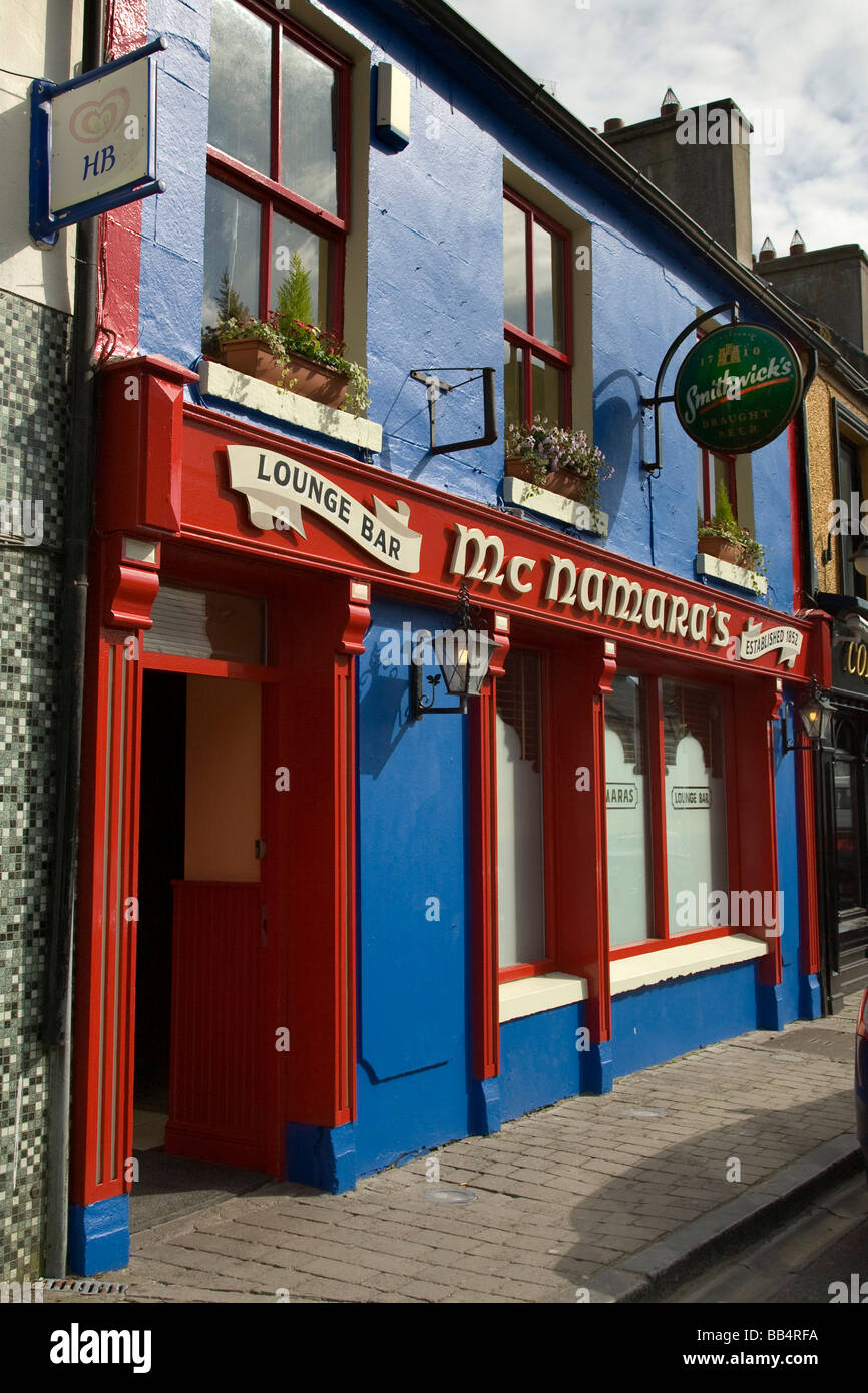 Europe, Ireland, County Mayo, Louisburgh. Traditional Irish pub. Stock Photo