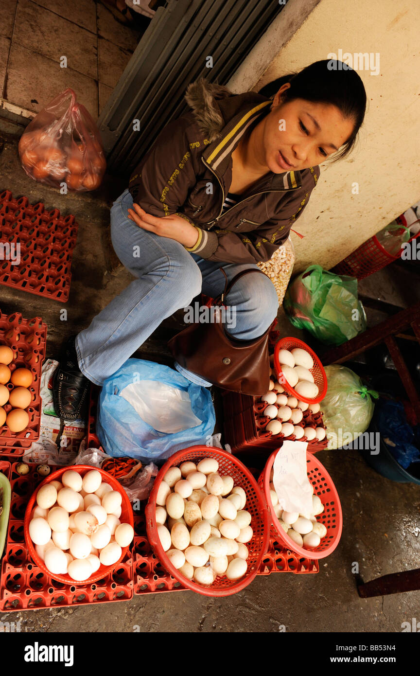 Eggs vendor at fresh market in Old Quarter, Hanoi, vietnam Stock Photo