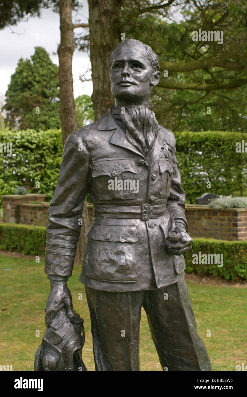 Statue of Group Captain Sir Douglas Robert Steuart Bader CBE DSO DFC FRAeS Stock Photo