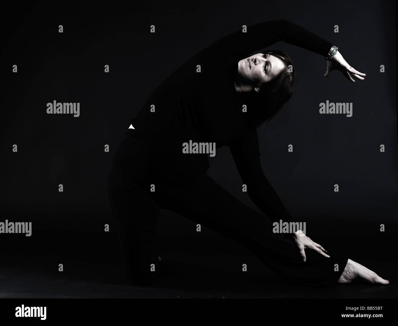 Parighasana (Gate Pose) yoga side bend Stock Photo - Alamy