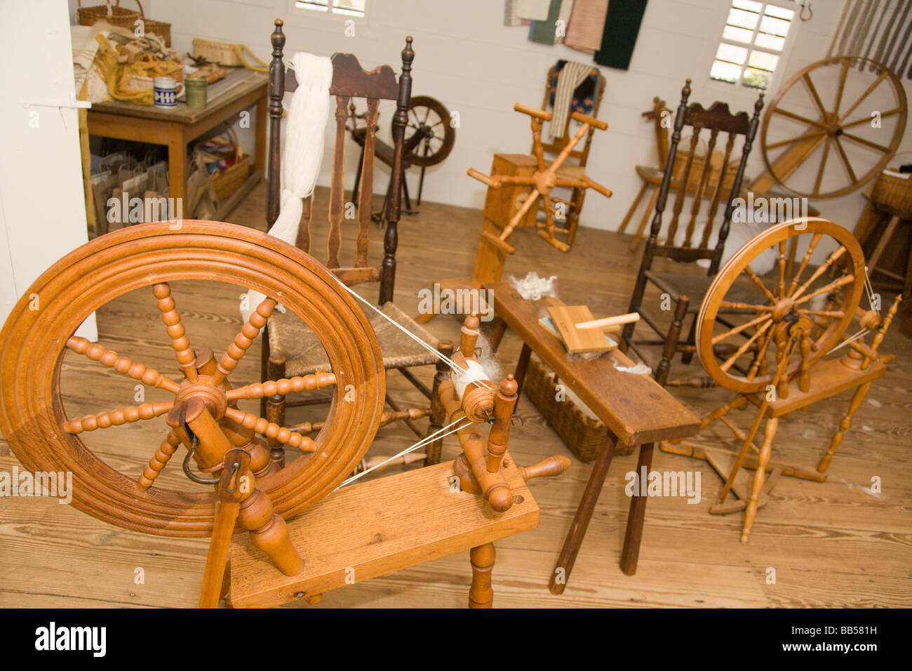 Weaver's at Colonial Williamsburg, Virginia Stock Photo Alamy