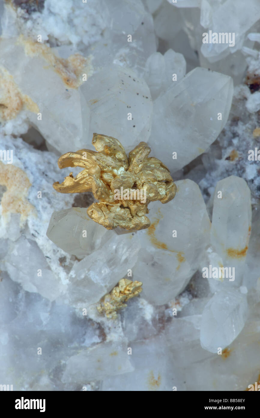 Gold quartz hires stock photography and images Alamy