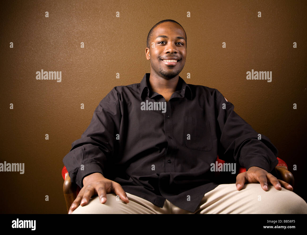 Handsome smiling black american hi-res stock photography and images - Alamy