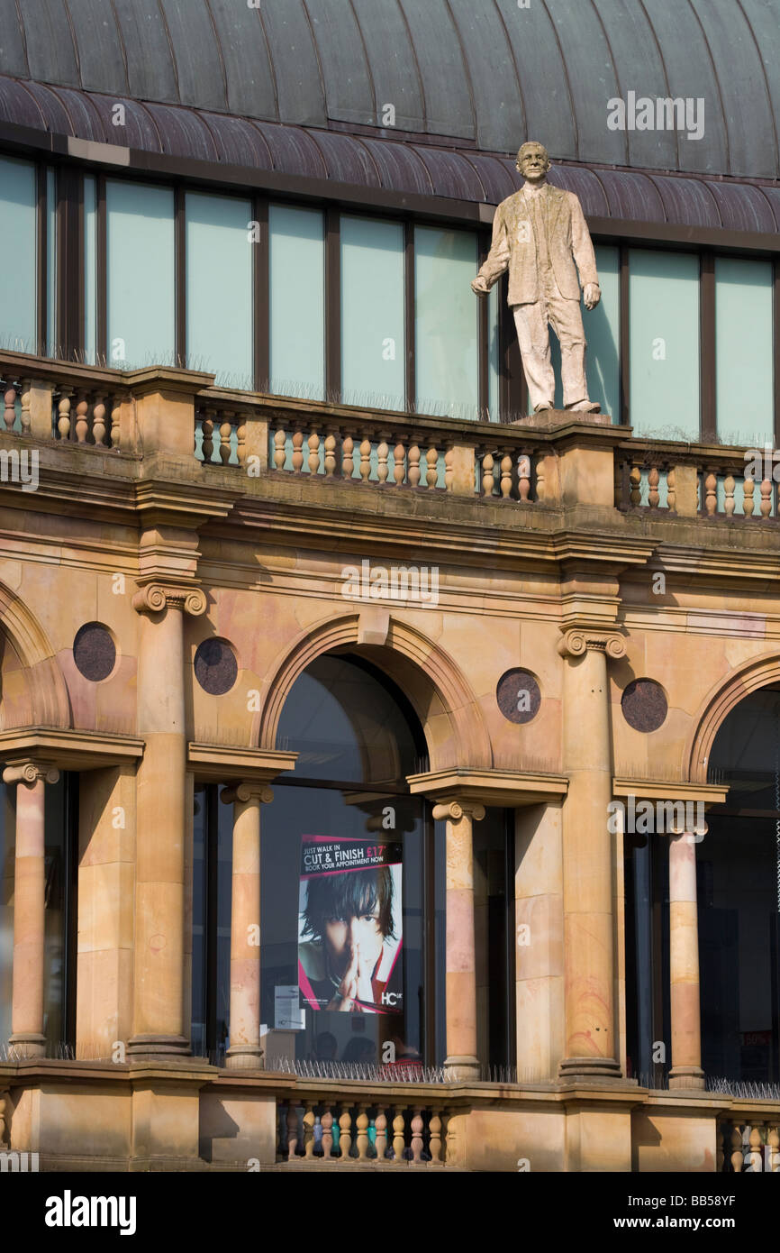 Harrogate victoria statue hires stock photography and images Alamy