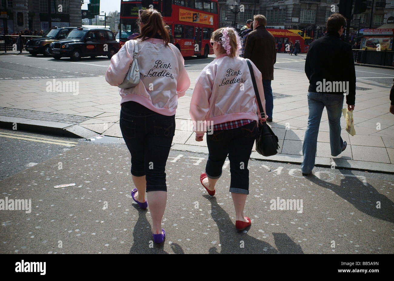 Group people wearing jackets hi-res stock photography and images - Alamy