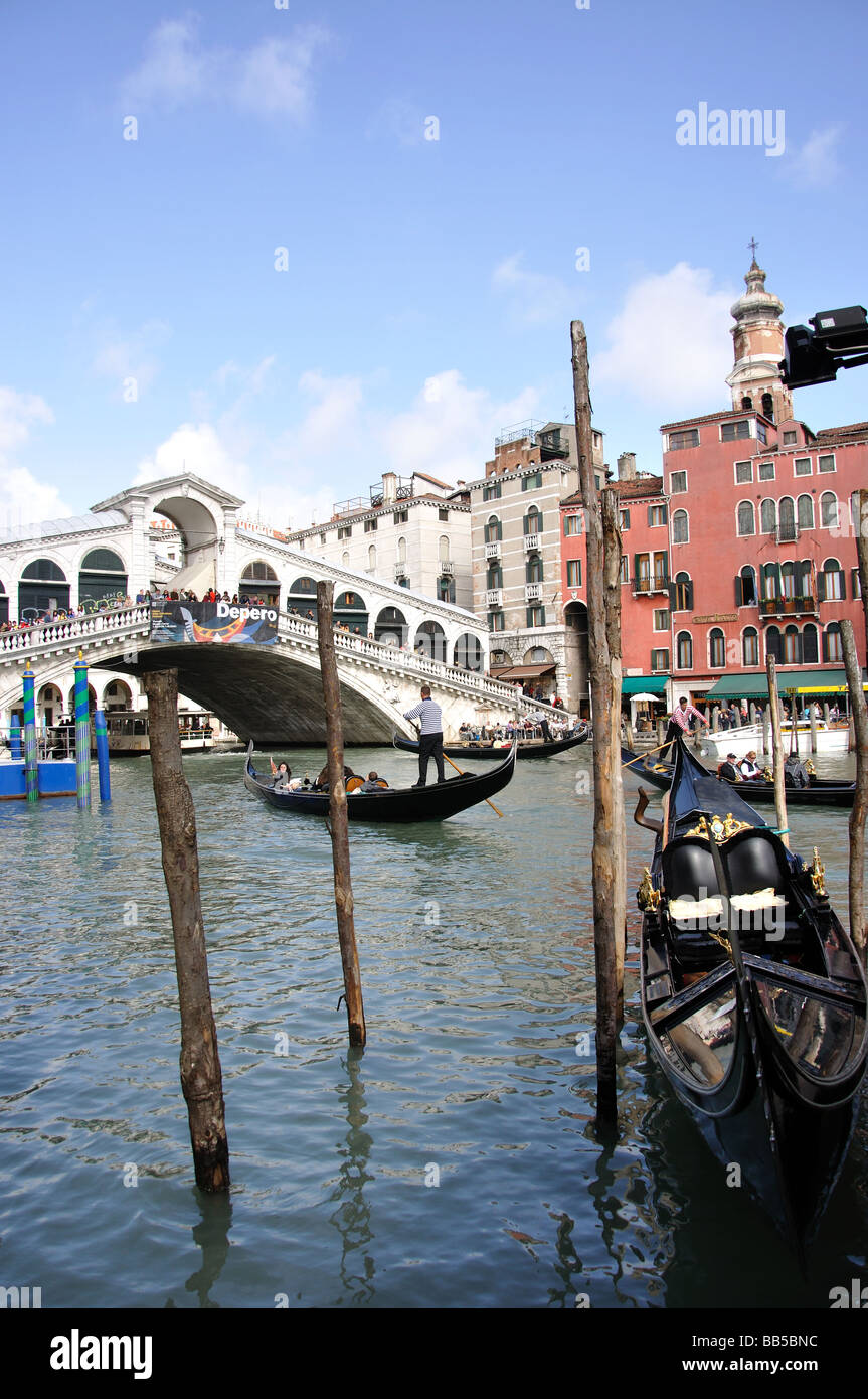 Rialto bridge spanning grand hi-res stock photography and images - Alamy