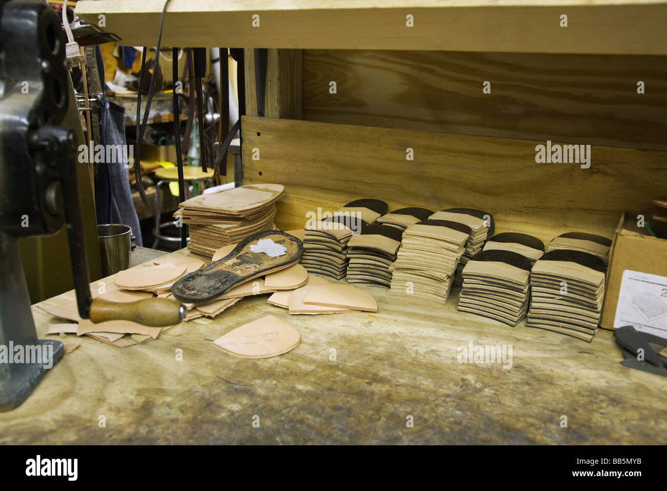 Traditional shoemaker workshop Stock Photo - Alamy