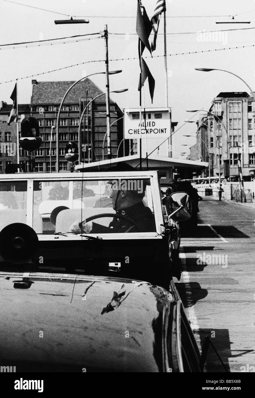 geography / travel, Germany, Berlin, wall, Checkpoint Charlie, border crossing for Allied personal, Friedrichstrasse, British military police, escort for the British ambassador, 1970, Stock Photo