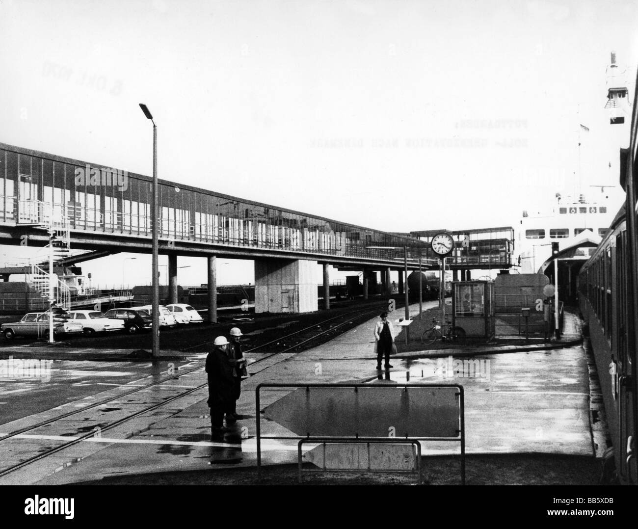 1970s border crossing Black and White Stock Photos & Images Alamy