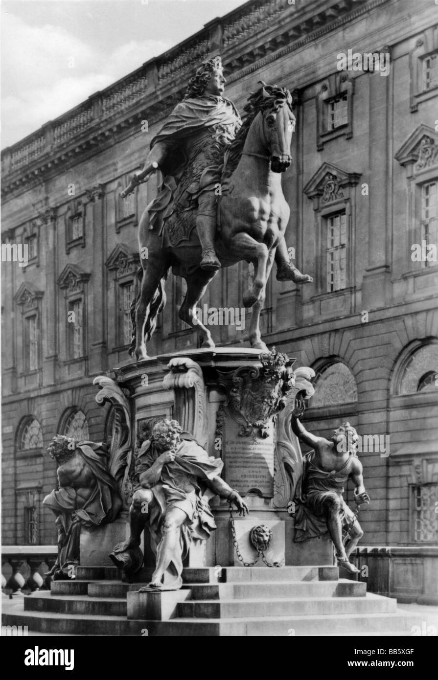 geography / travel, Germany, Berlin, memorials, Frederick William, the 'Great Elector' of Brandenburg, sculpture by Andreas Schlueter, 1700, Lange Bruecke, view, circa 1930, Stock Photo