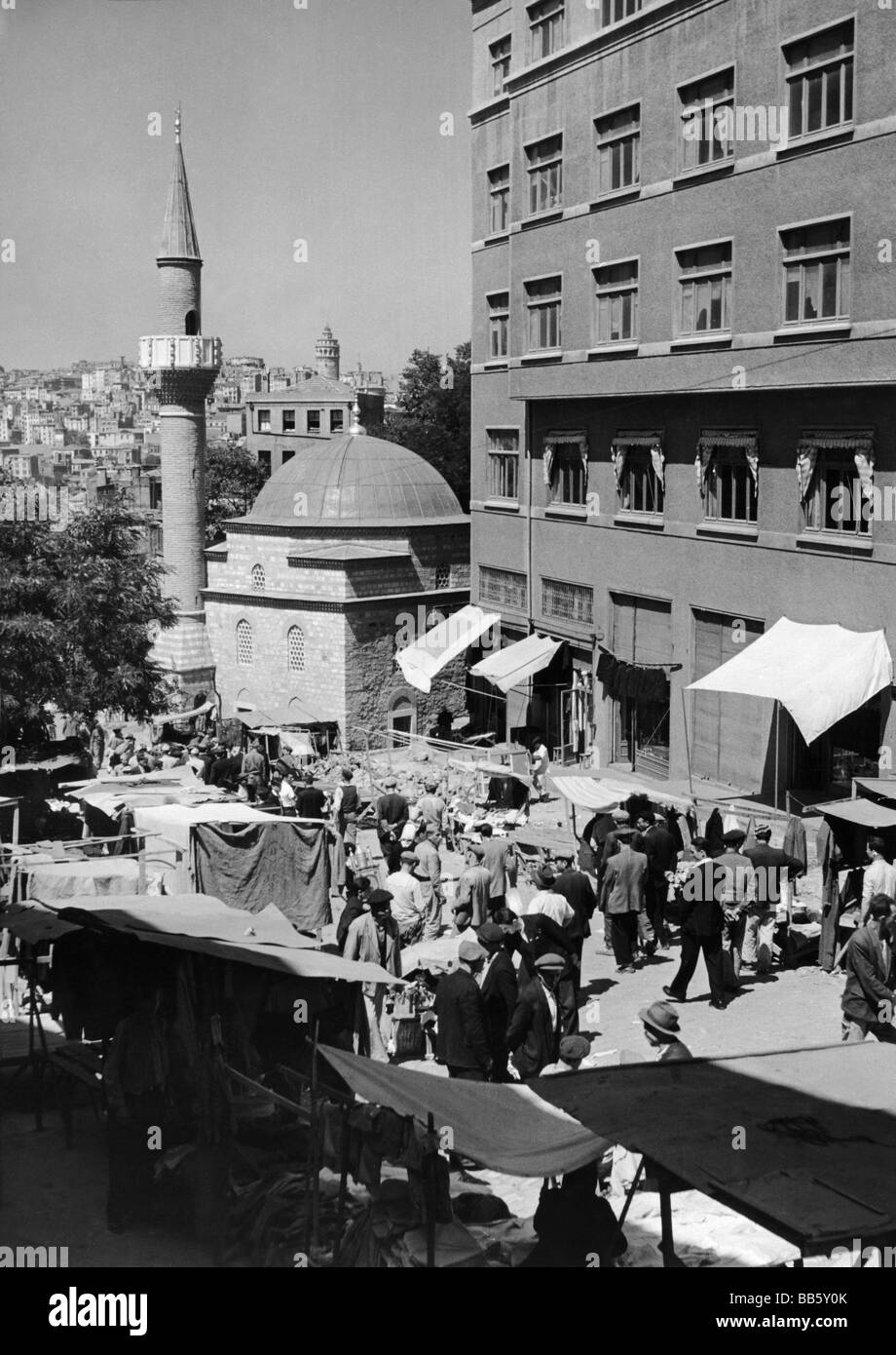 geography / travel, Turkey, Istanbul, street scenes, shopping street with mosque, 1950s, Stock Photo
