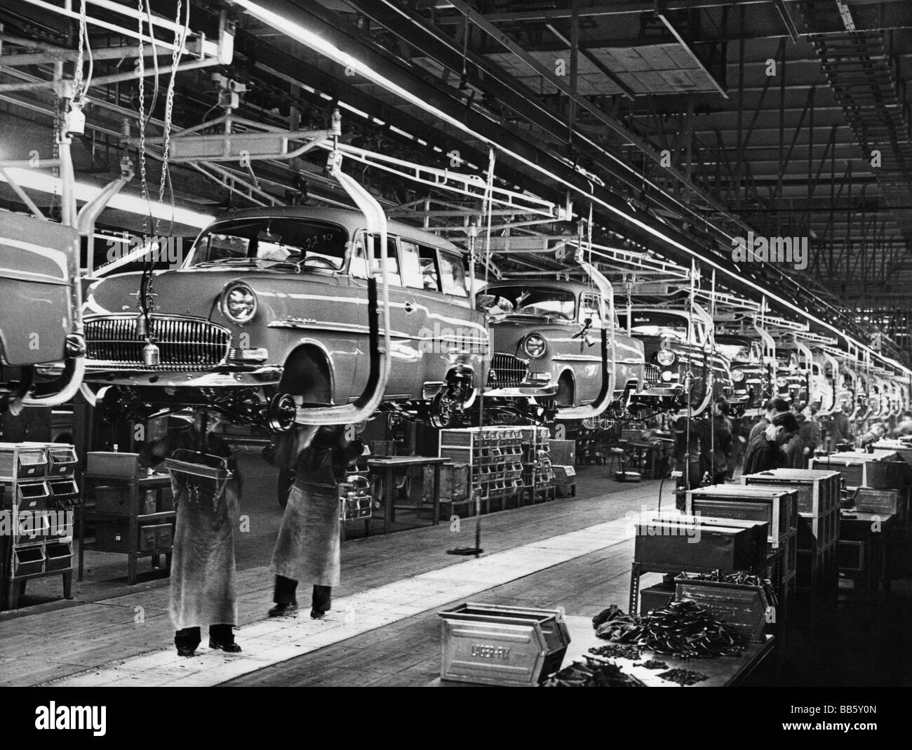 industry, vehicle industry, assembly line in Opel factory,  1950s, Stock Photo