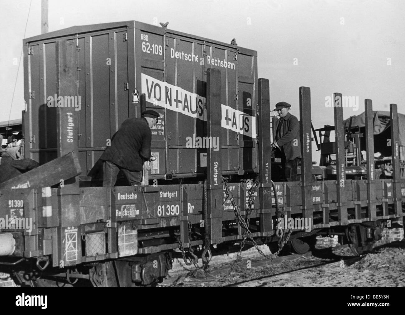 transport / transportation, railway, waggons, flatcar with container, Deutsche Reichsbahn public relations, circa 1930, Stock Photo