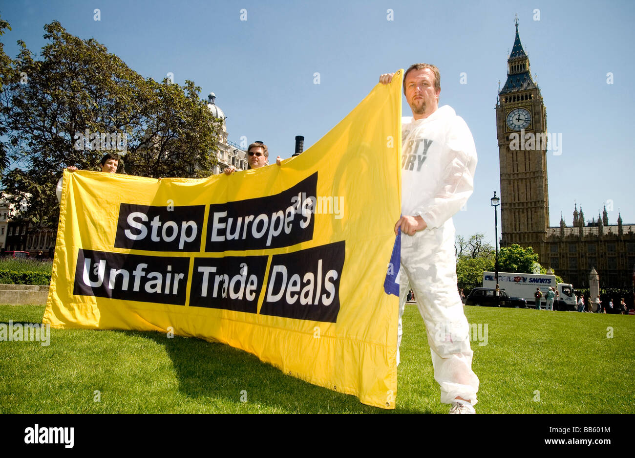 Environmental and trade protesters outside Parliament Stock Photo