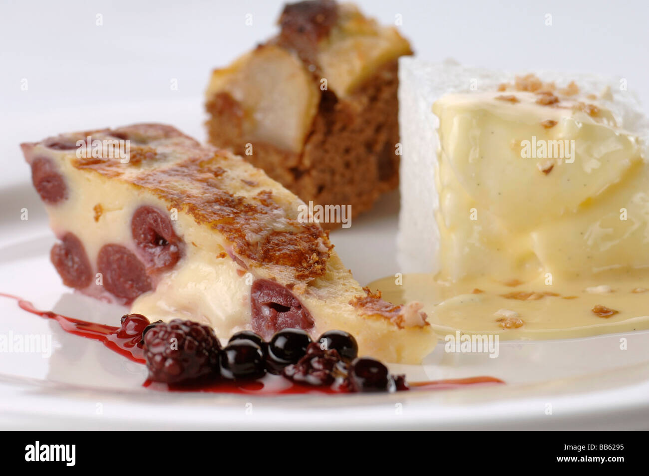 desserts with custard Stock Photo Alamy