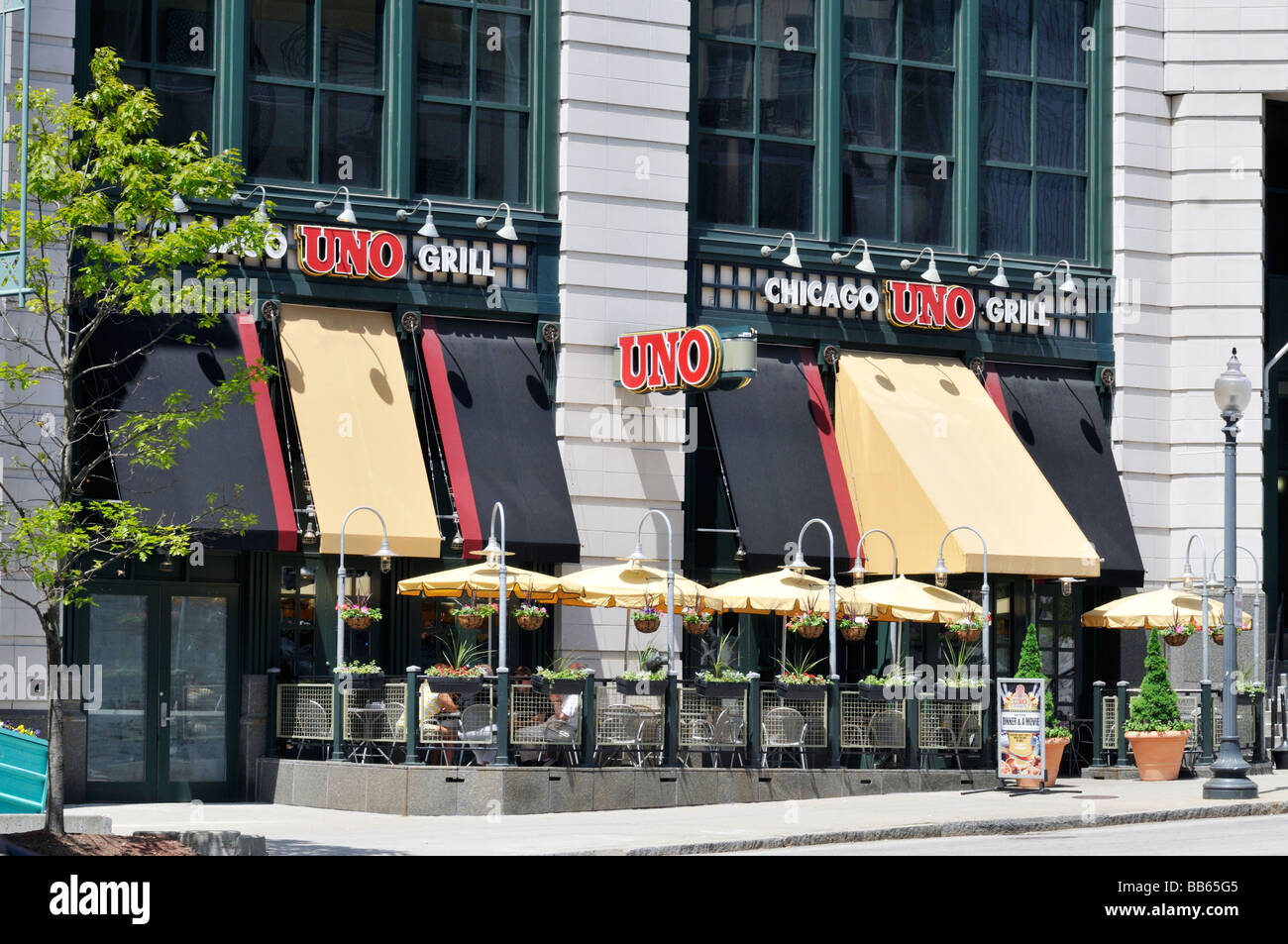 Pizzeri Uno Chicago Grill restaurant with outdoor dining in downtown Providence Rhode Island at  the Providence Place Mall USA Stock Photo