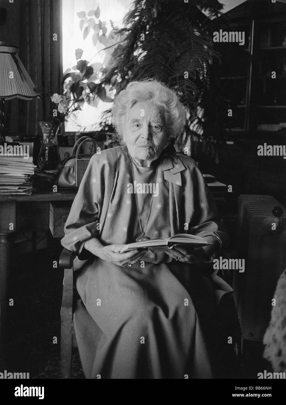 Le Fort Gertrud von, 11.10.1876 - 1.11.1971, German author / writer, half length, in her house in Oberstdorf, Germany, 1966, Stock Photo