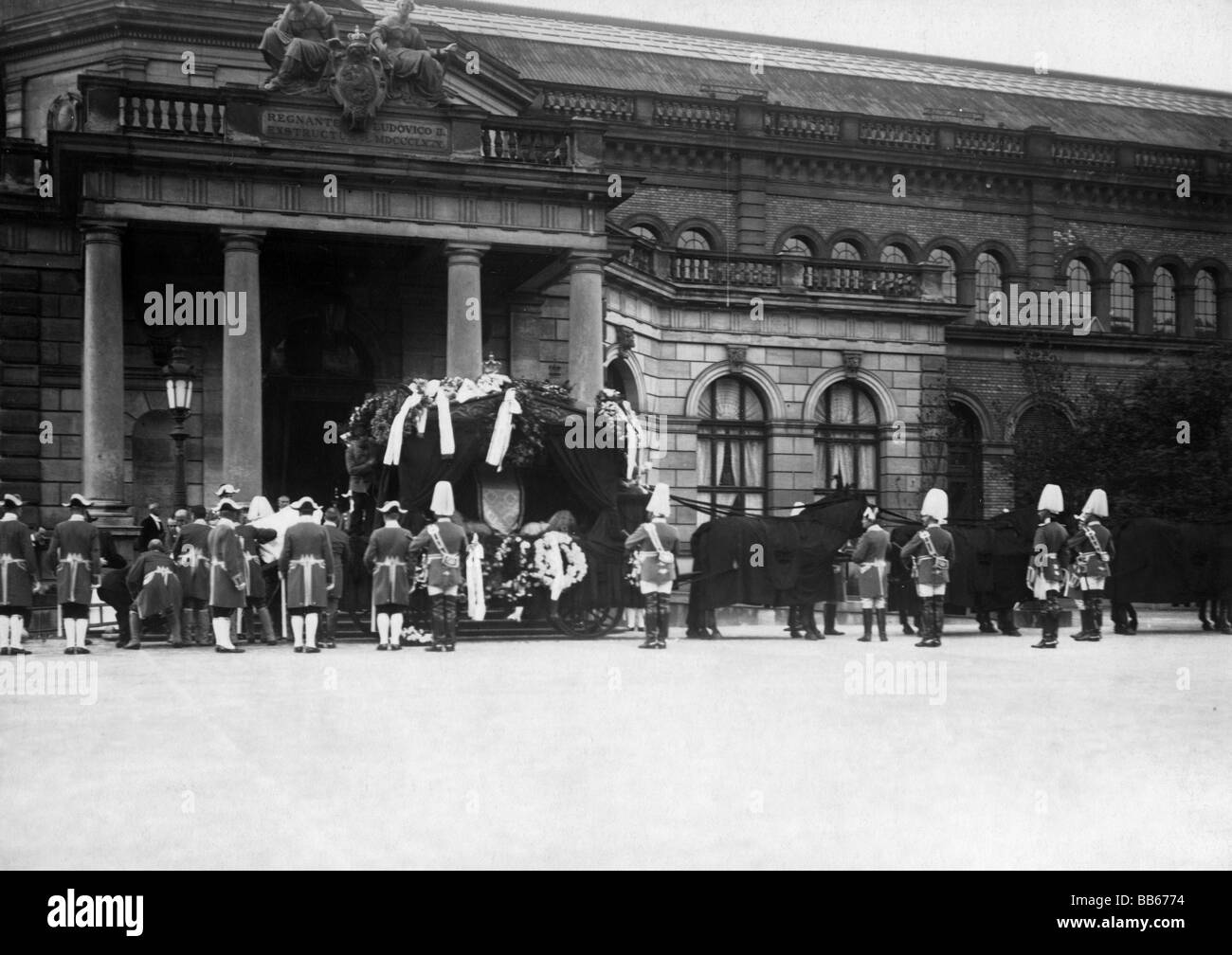 Luitpold, 12.3.1821 - 12.12.1912, Prince Regent of Bavaria 10.6.1886 - 12.12.1912, death, funeral precession, Residenz, Munich, , Stock Photo