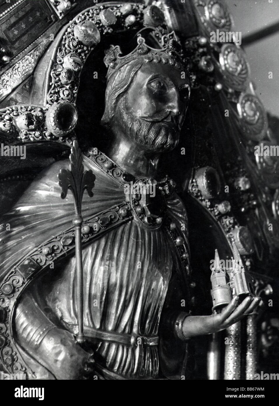 Shrine of charlemagne hi-res stock photography and images - Alamy