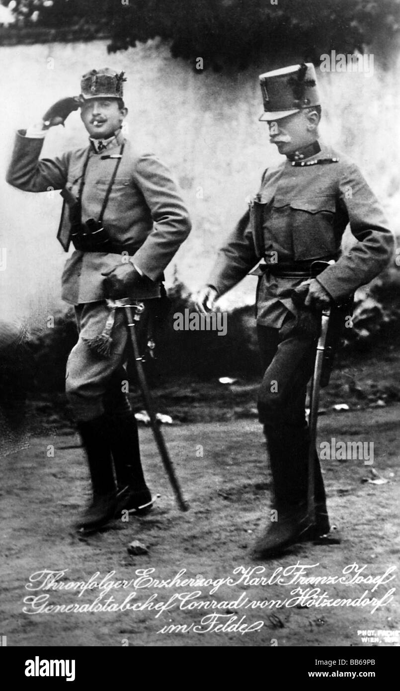 Charles I, 17.8.1887 - 1.4.1922, Emperor of Austria 1916 - 1918, full length, with the Austrian Chief of the General Staff Karl Graf Conrad von Hoetzendorf, headquarters on the Eastern Front, 1914 / 1915, postcard, Stock Photo
