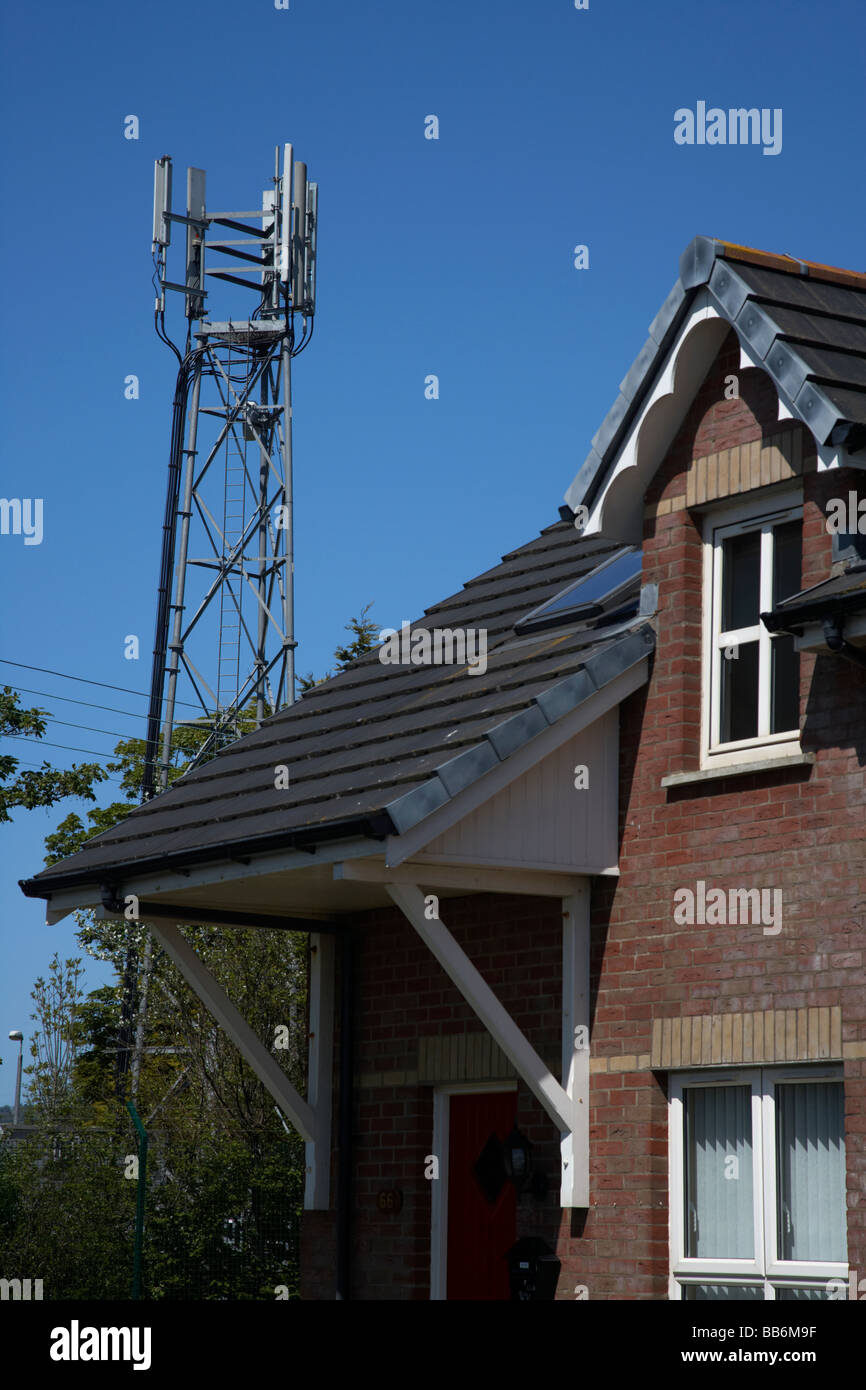 Mobile phone mast hires stock photography and images Alamy