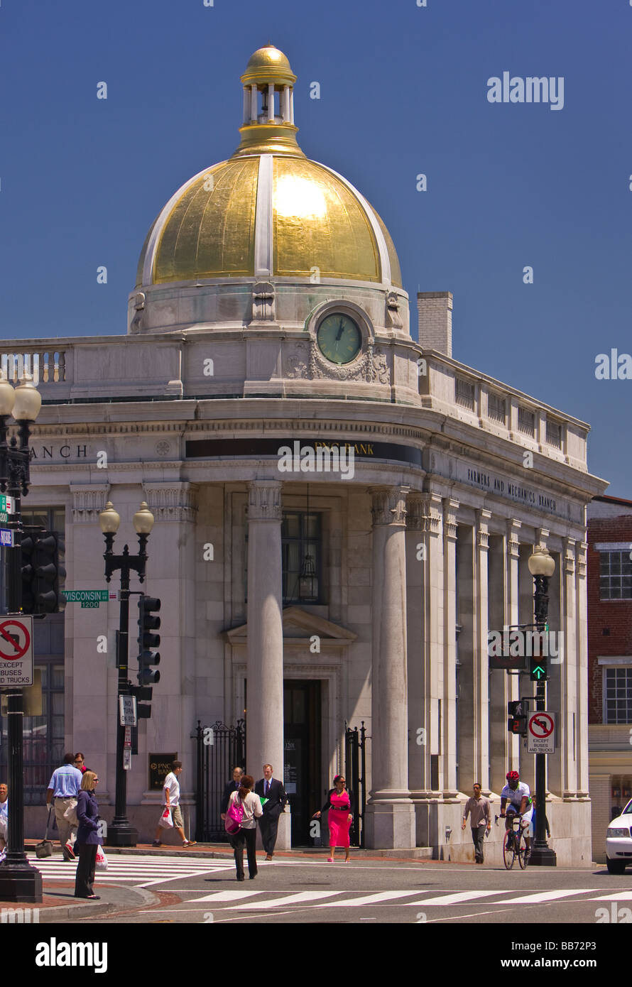 WASHINGTON DC USA People on M Street in Georgetown Stock Photo - Alamy