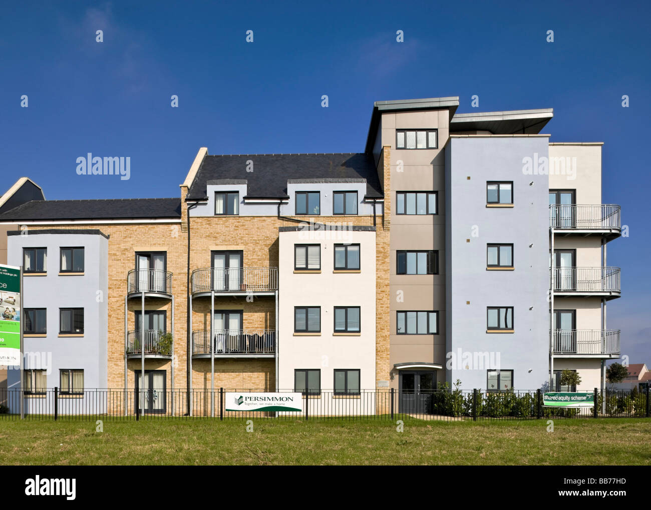 New housing and apartments at Arbury Cambridge Stock Photo Alamy