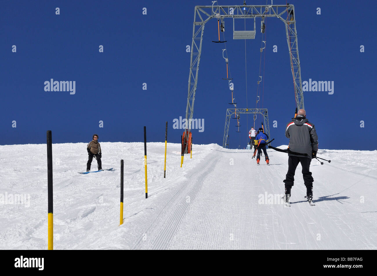 Ski run and tbar lift, Jochdohle mountain, 3150m, Stubai glacier, Tyrol, Austria, Europe Stock