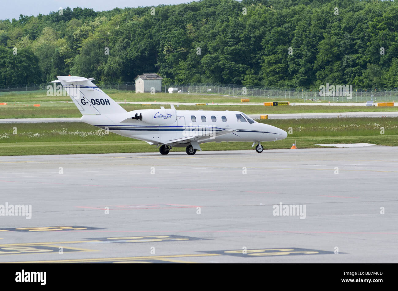 Cessna 525 Citation Business Jet G-OSOH Taxiing at Geneva Airport Switzerland Geneve Suisse Stock Photo