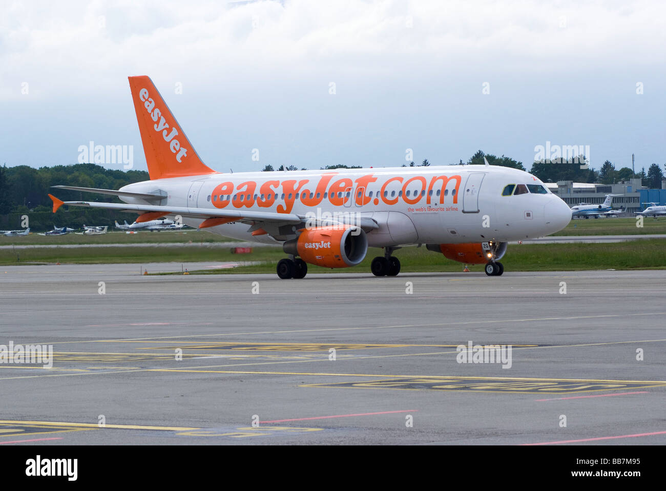 Easyjet Airbus A319-111 HB-JZQ Airliner Taxiing at Geneva Airport Switzerland Geneve Suisse Stock Photo