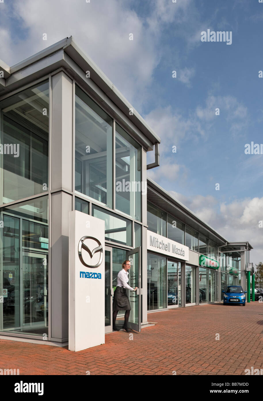 Combined Mazda and Skoda showrooms in Ellesmere Port Stock Photo