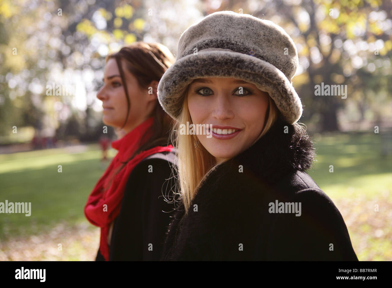 Portrait two beautiful women hi-res stock photography and images - Alamy