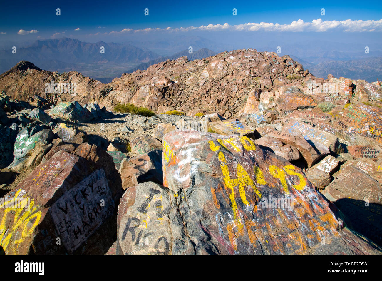 chile-valpara-so-v-parque-nacional-la-campana-graffiti-on-the-rocks-of