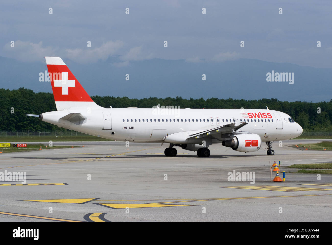 Swiss International Airbus A320-214 HB-IJH Airliner Taxiing at Geneva Airport Switzerland Geneve Suisse Stock Photo