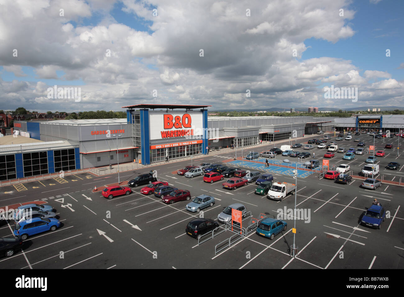 Elevated view of B&Q warehouse, Manchester Fort Shopping Park Stock