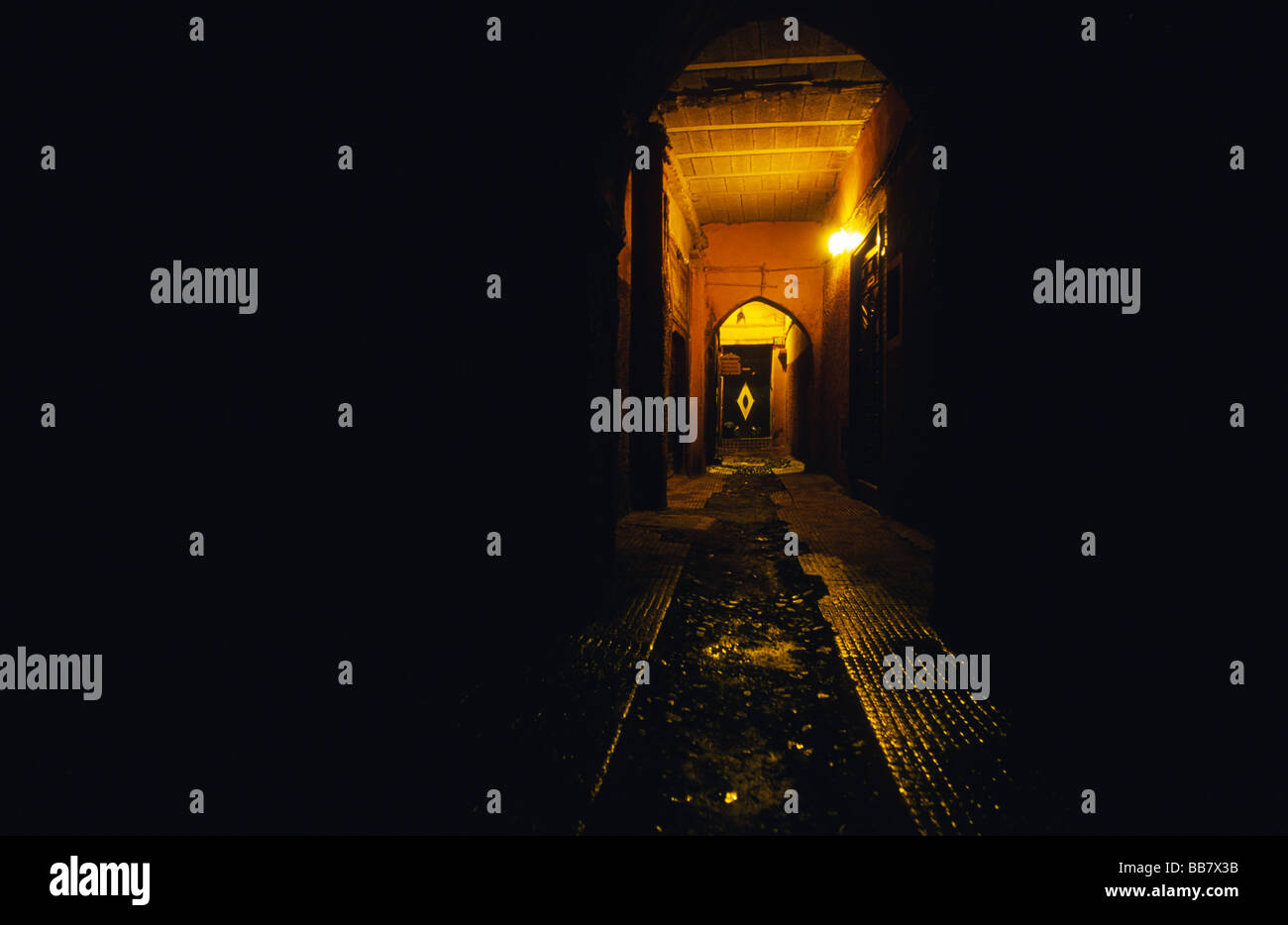 Hidden labyrinth hi-res stock photography and images - Alamy