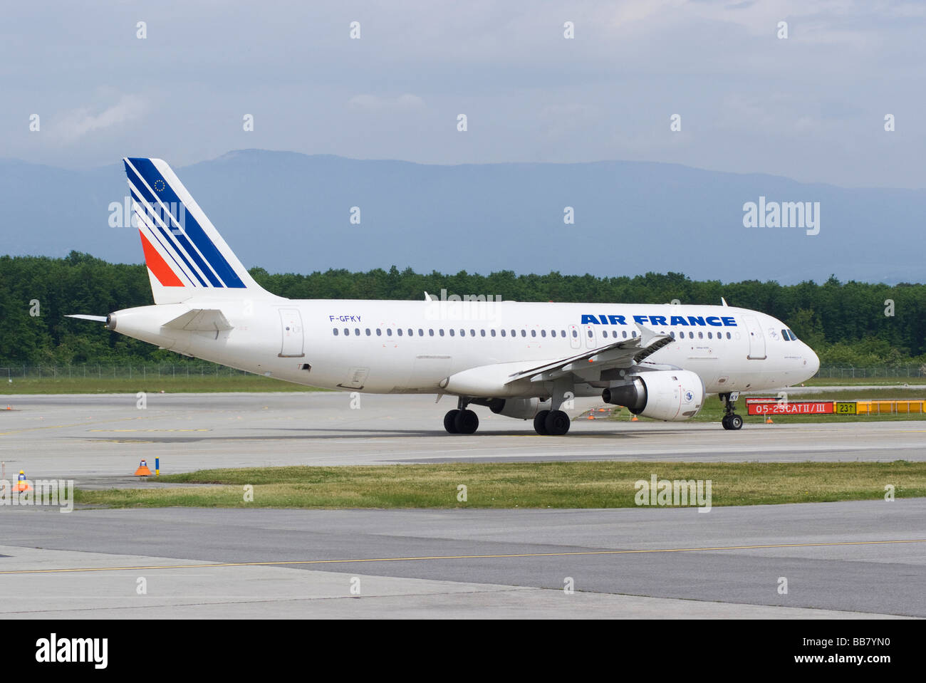Air France Airbus A320-211 F-GFKY Airliner Taxiing at Geneva Airport Switzerland Geneve Suisse Stock Photo