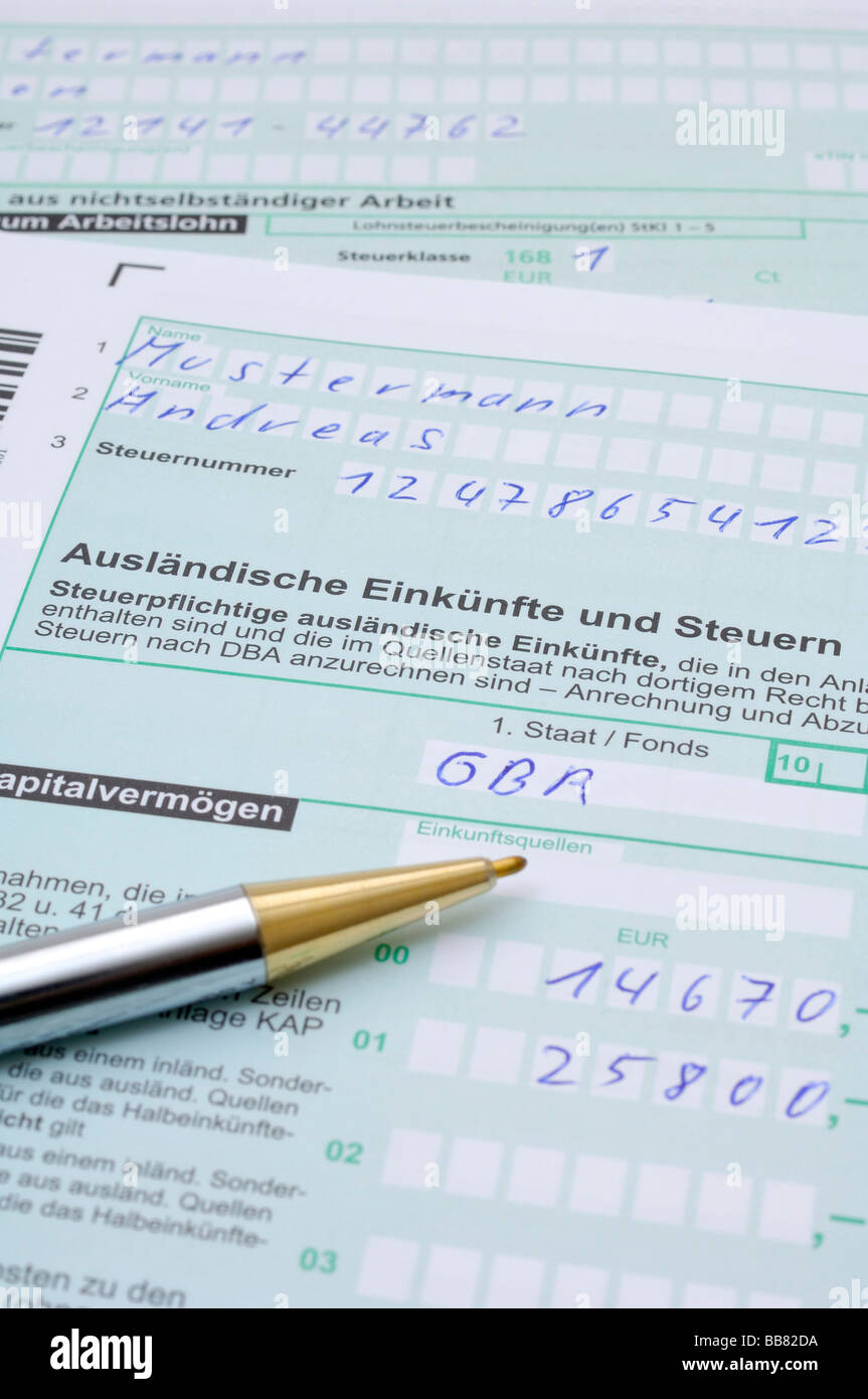 Tax declaration, income and tax from foreign countries, AUS Stock Photo
