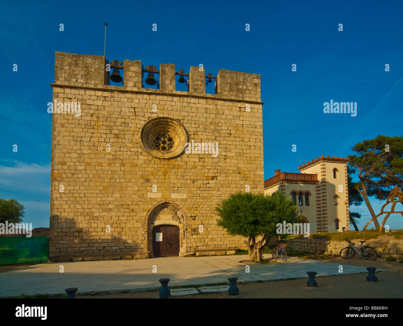 roman-church-in-the-historic-old-town-of-sant-marti-d-empuries-costa