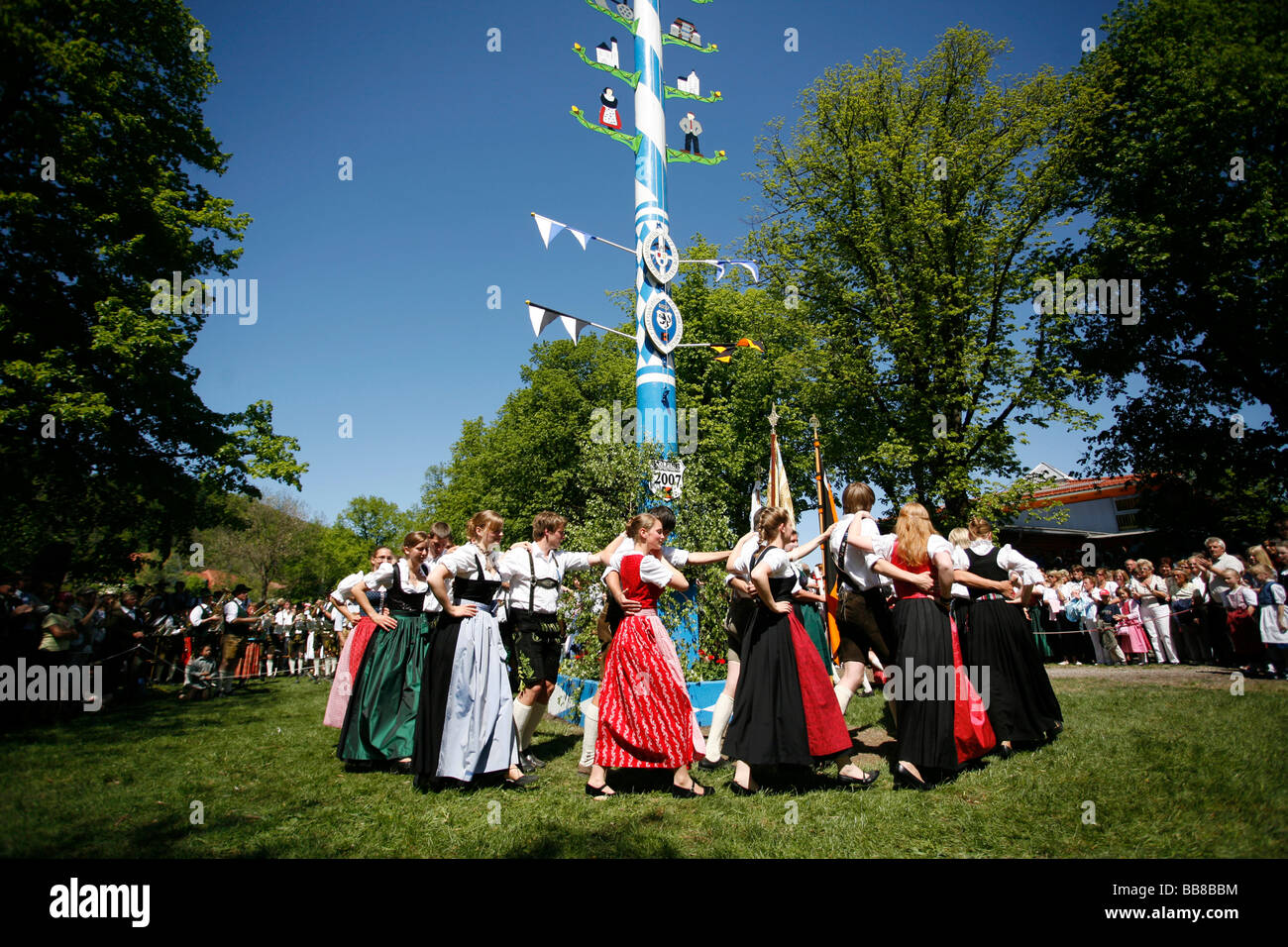Maitanz-dance around the maypole, Wolfratshausen, Upper Bavaria, Bavaria, Germany Stock Photo 
