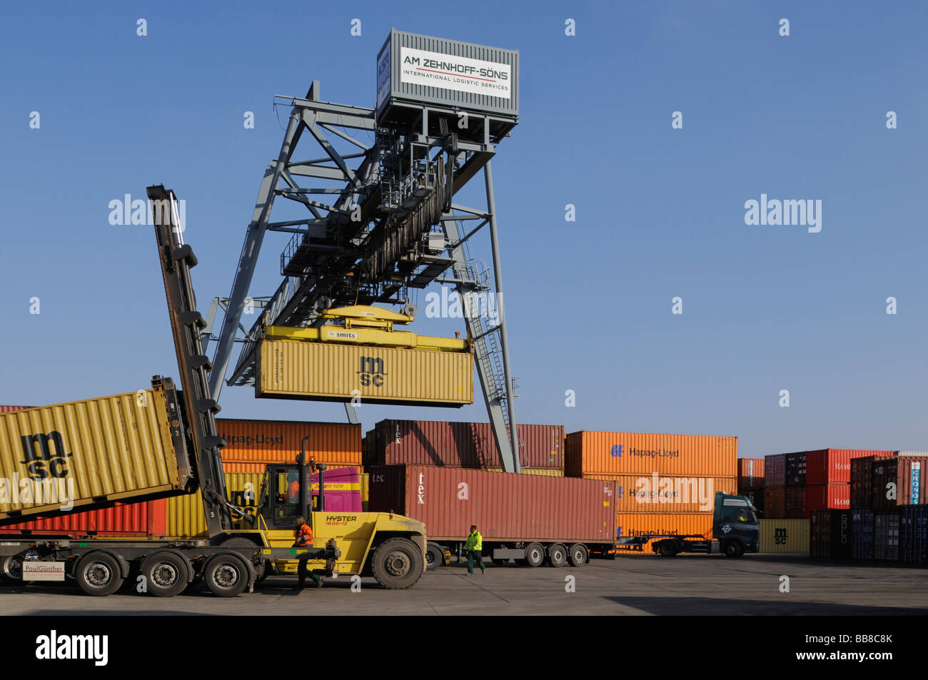 Forklift loading hires stock photography and images Alamy