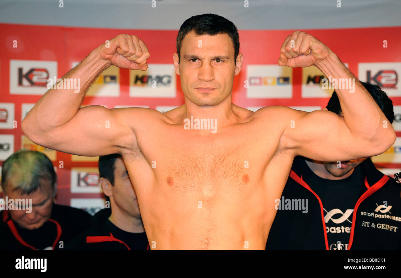 Boxing World Championship fight WBC Super Vitali Witali KLITSCHKO at the official weigh-in Stock Photo