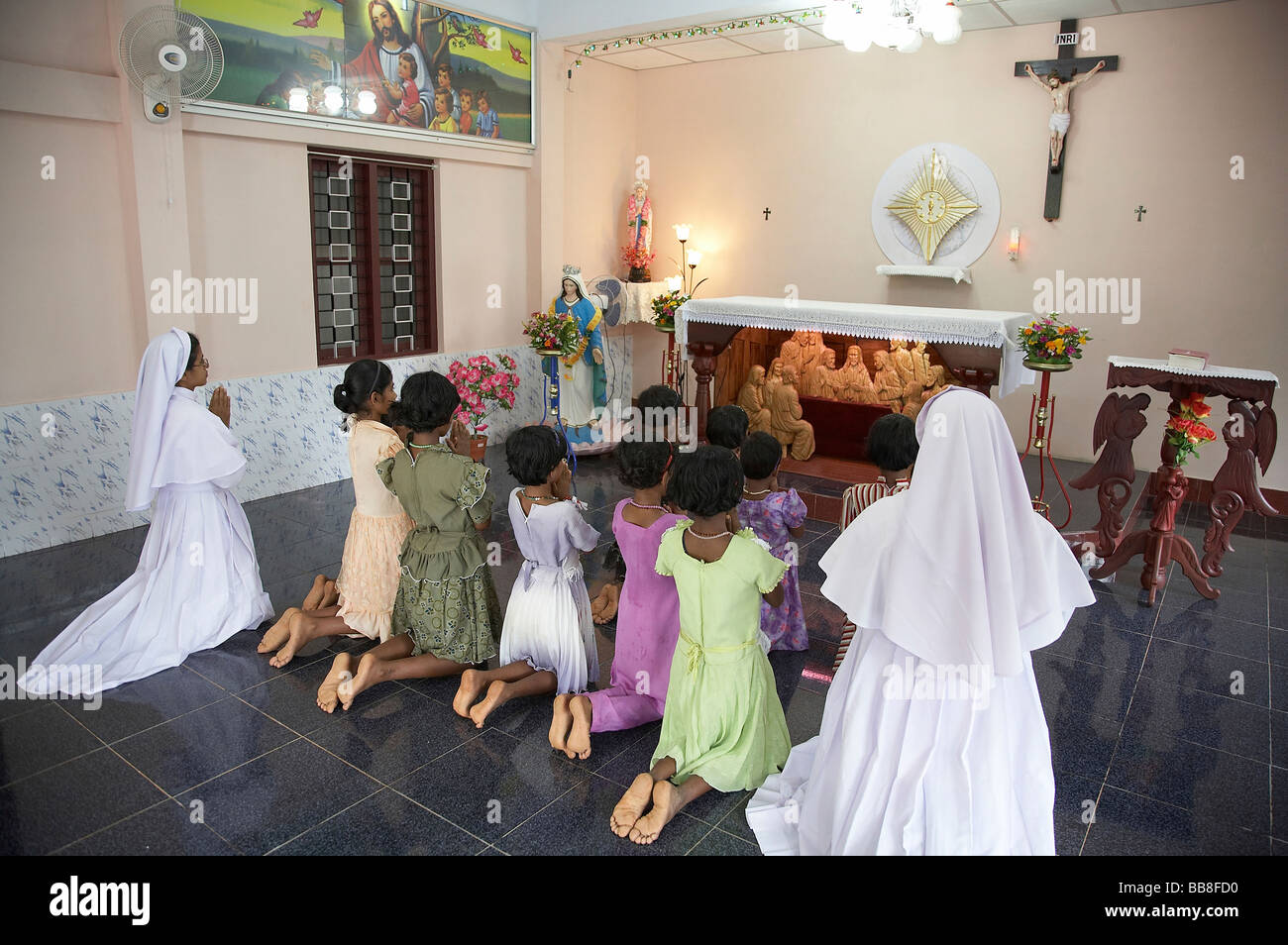 India girls prayer mary matha hi-res stock photography and images - Alamy India girls prayer mary matha hi-res stock photography and images - Alamy